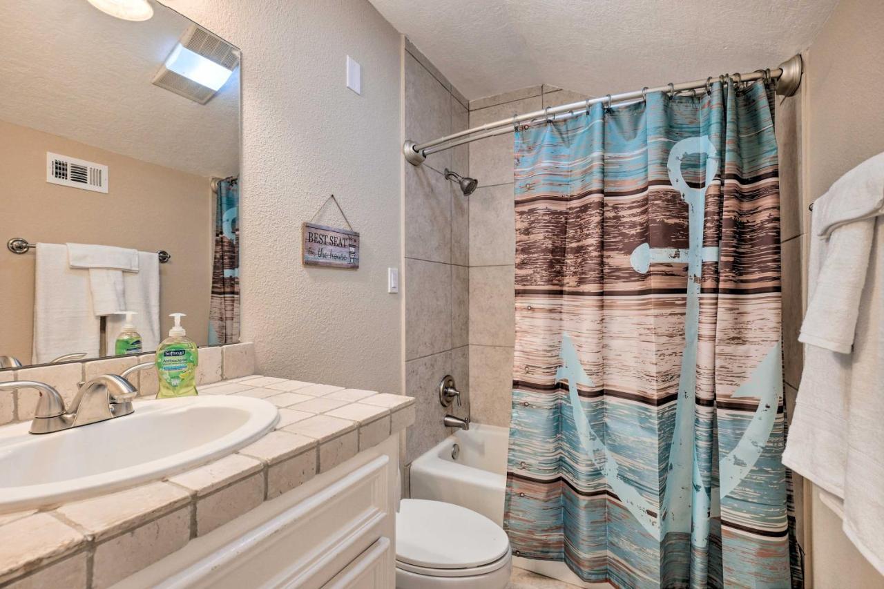 Idyllic Montgomery Condo With Pool And Lake View! Экстерьер фото