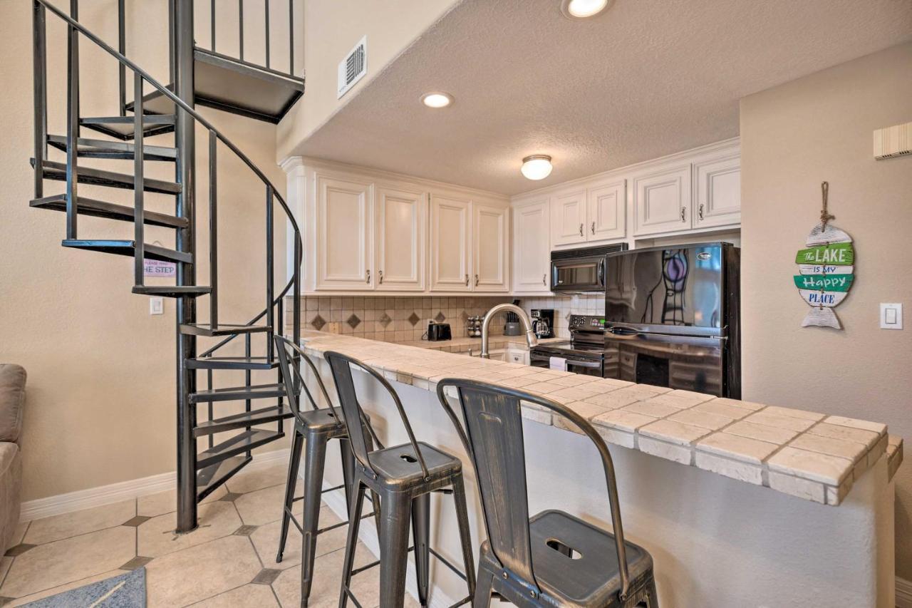 Idyllic Montgomery Condo With Pool And Lake View! Экстерьер фото