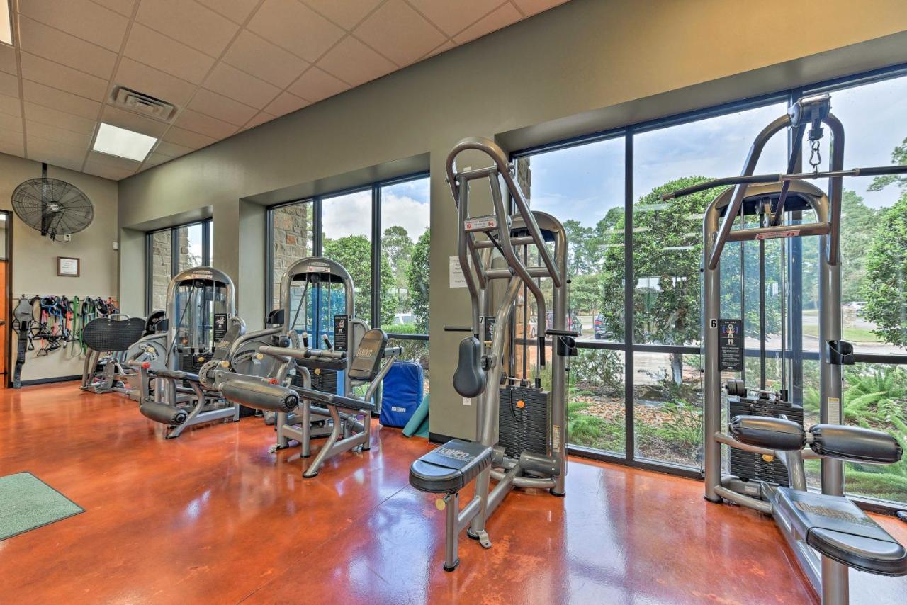 Idyllic Montgomery Condo With Pool And Lake View! Экстерьер фото