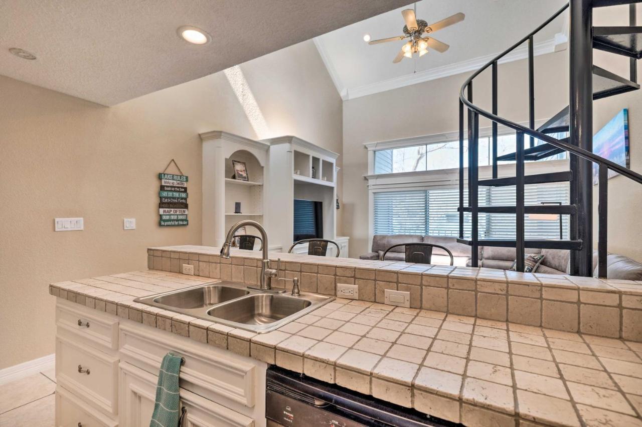 Idyllic Montgomery Condo With Pool And Lake View! Экстерьер фото
