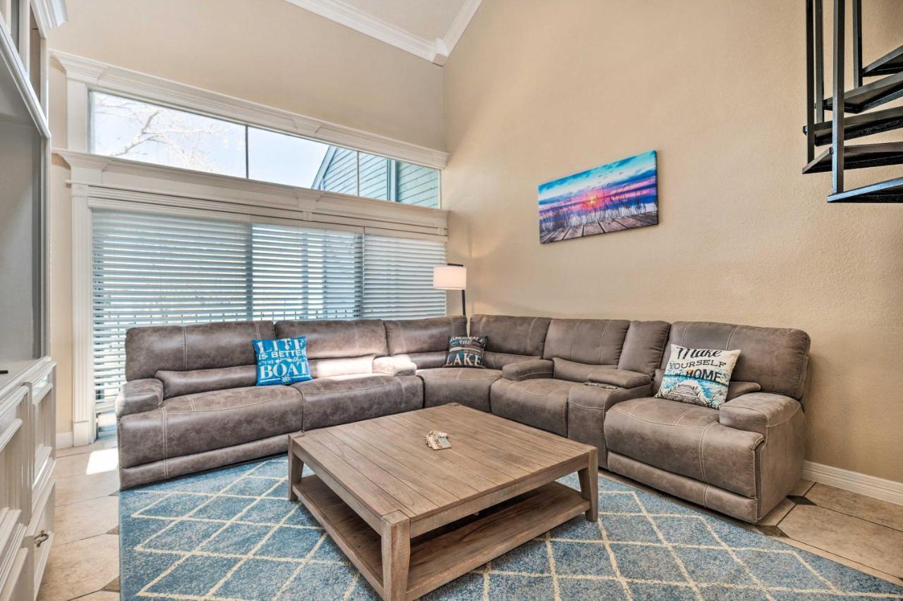 Idyllic Montgomery Condo With Pool And Lake View! Экстерьер фото